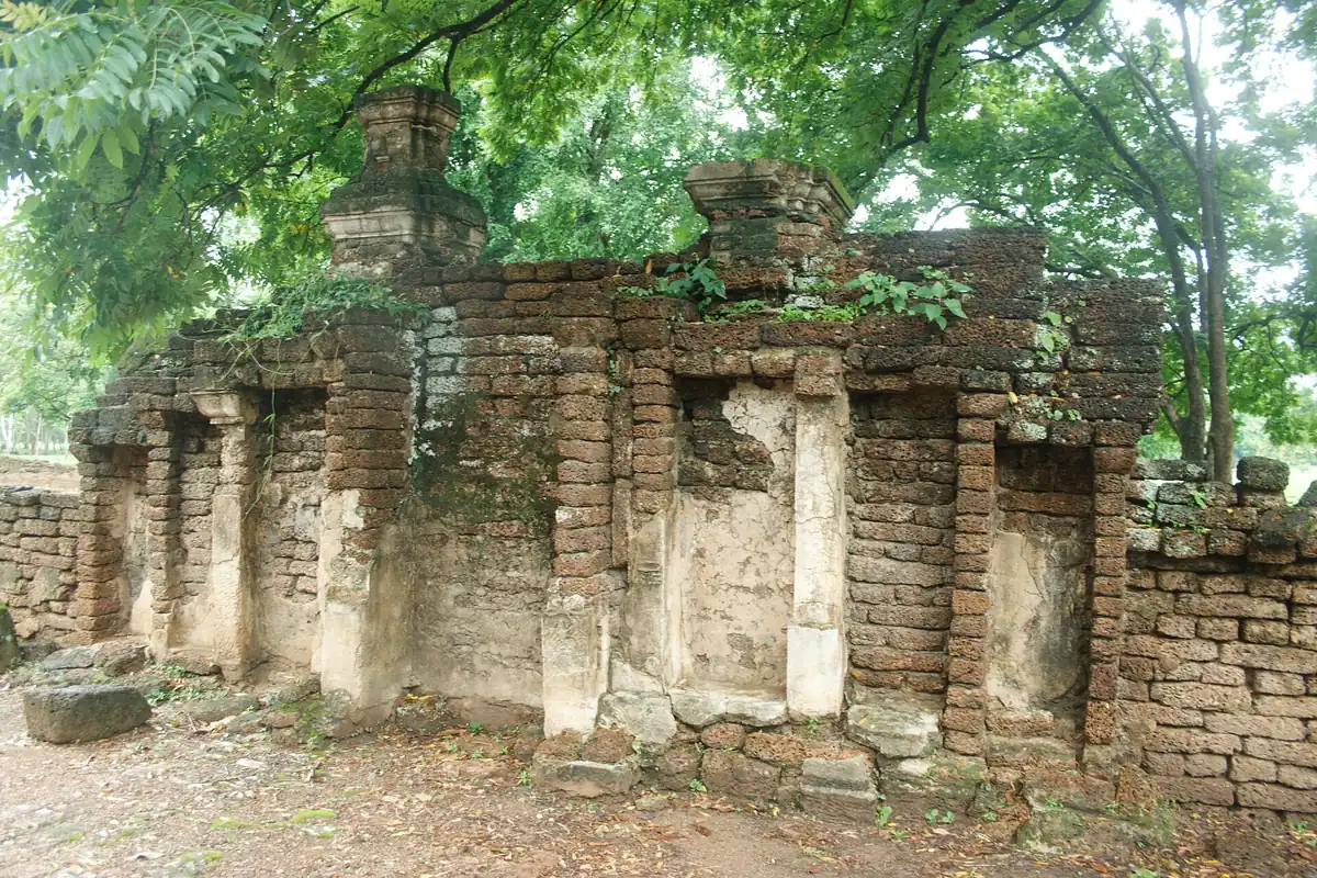 The chedi of Wat Chang Lom at Si Satchanalai on its elephant base