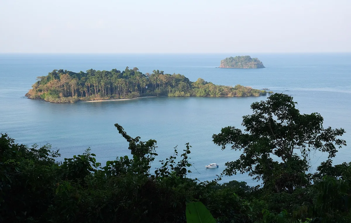 Small islands offshore from the Kai Bae viewpoint on Koh Chang